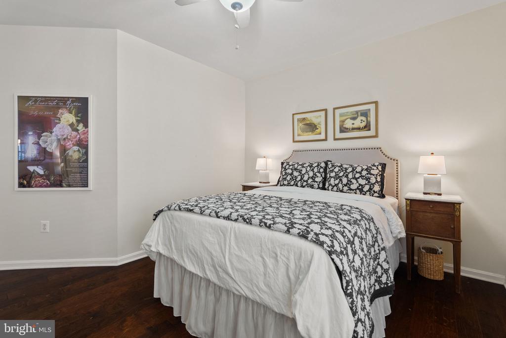 5108 DONOVAN DRIVE Unit: 305