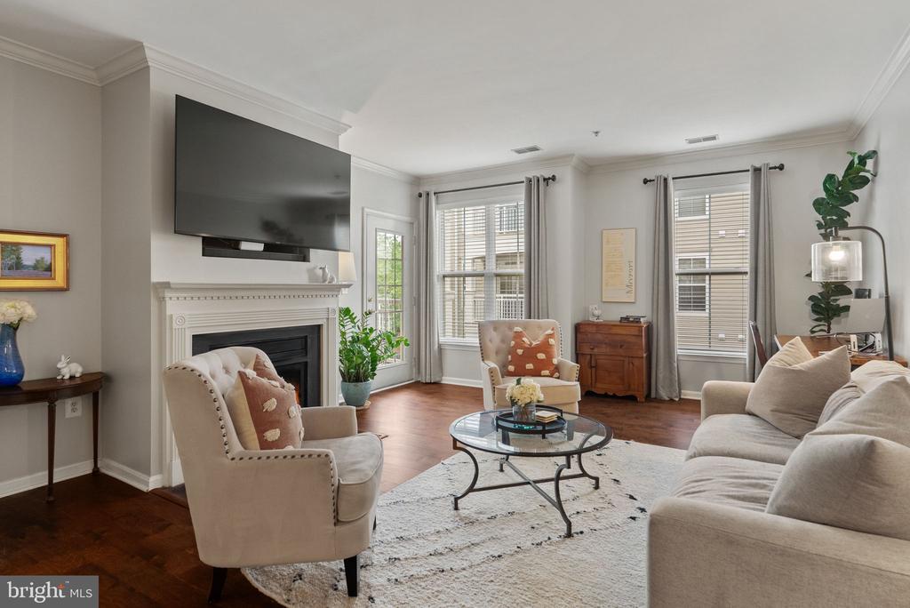 5108 DONOVAN DRIVE Unit: 305