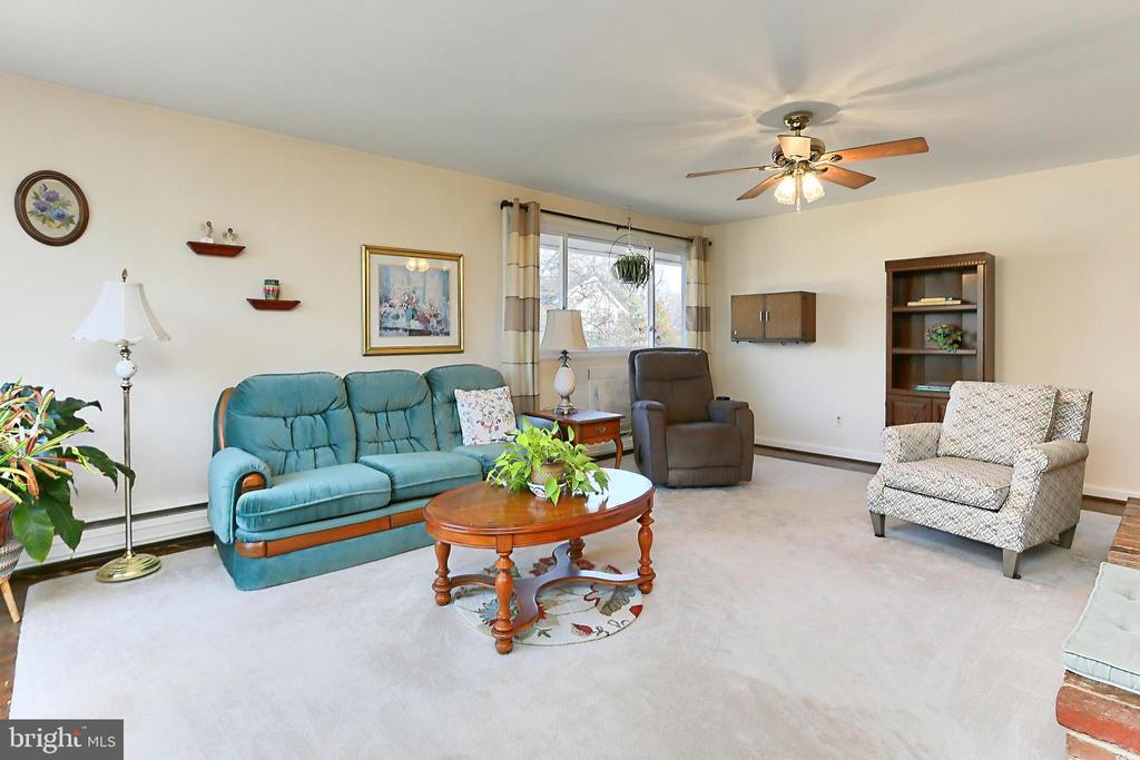 10004 Blackthorn Ct