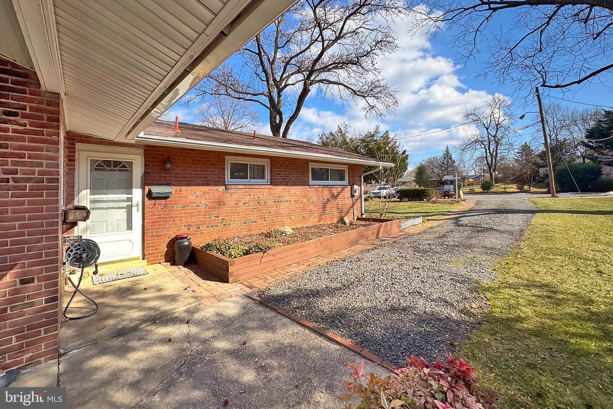 10004 Blackthorn Ct