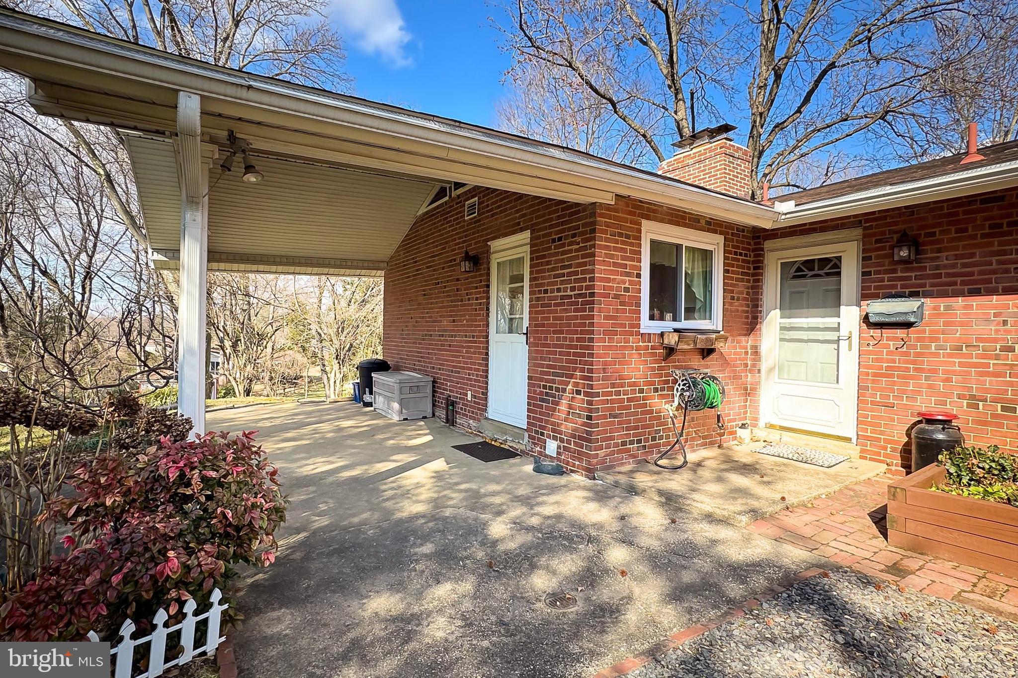 10004 Blackthorn Ct