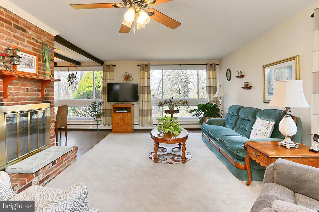 10004 Blackthorn Ct