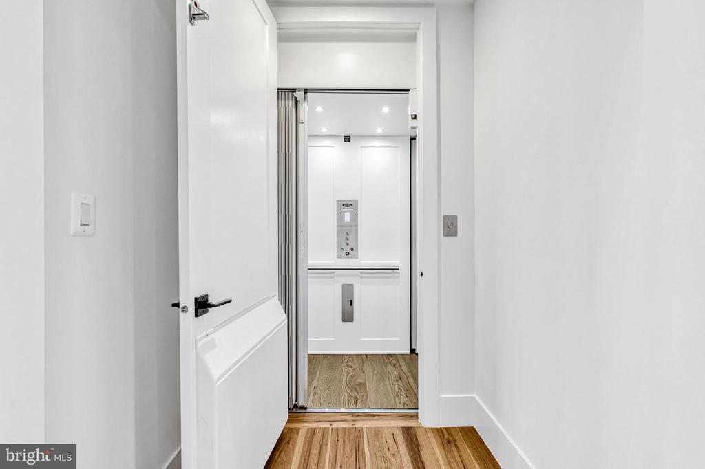 1366 Tate Modern Ln