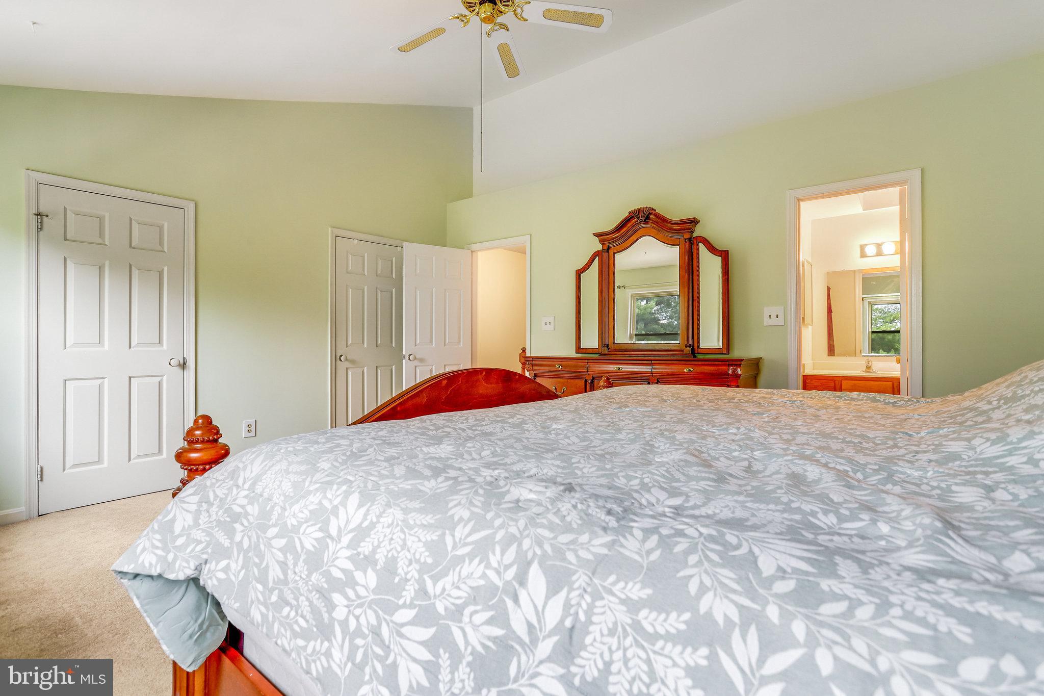 3729 Roxbury Ln