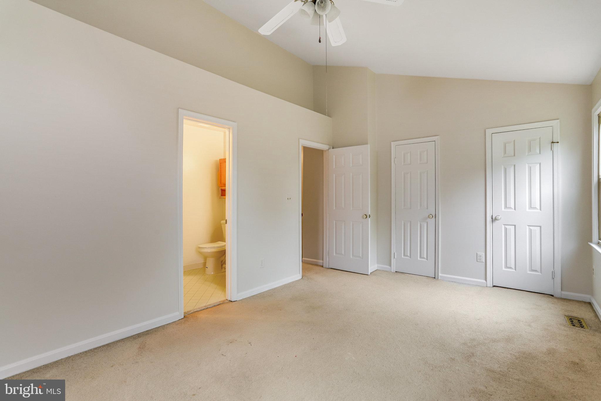 3729 Roxbury Ln