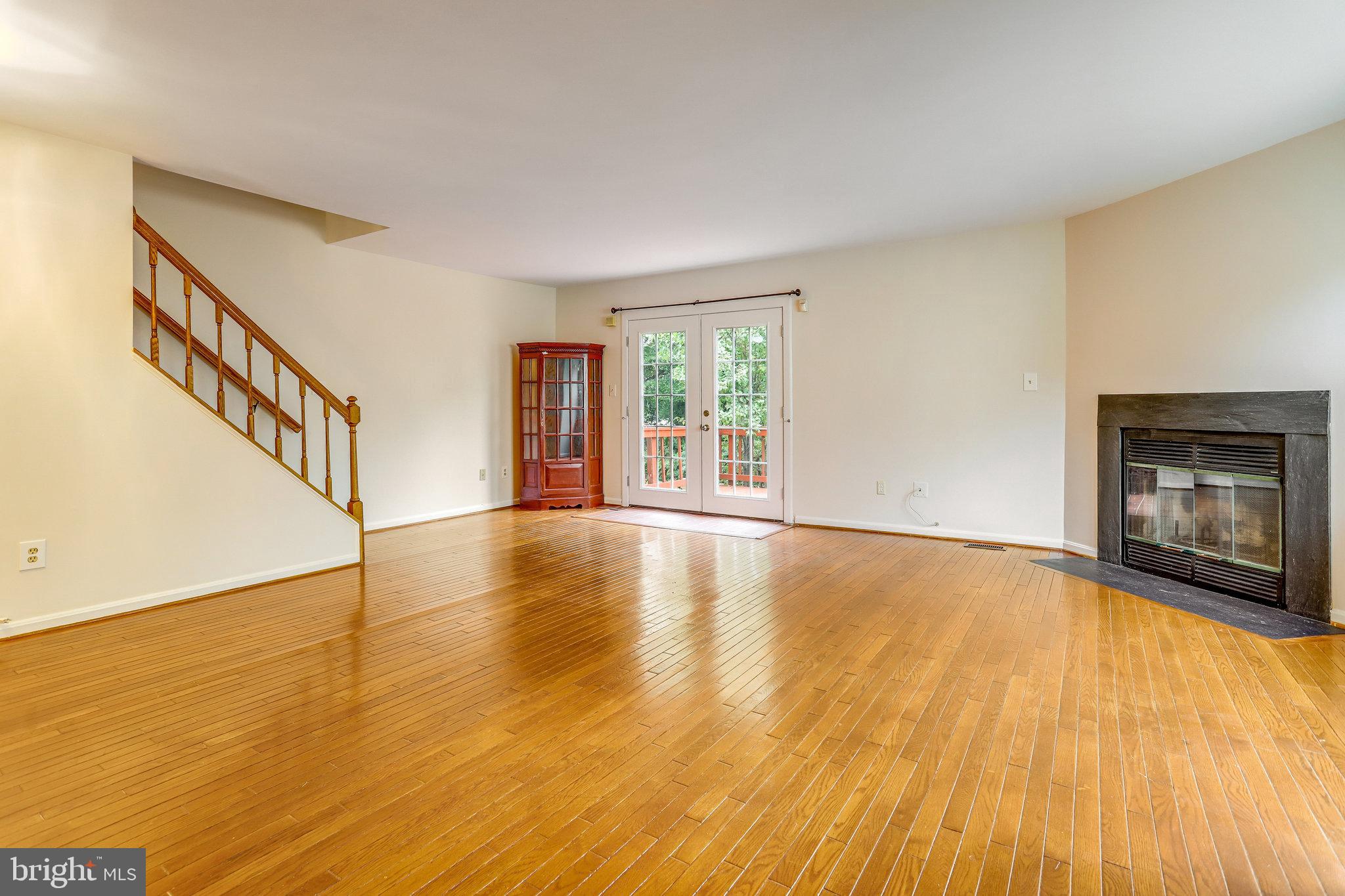 3729 Roxbury Ln