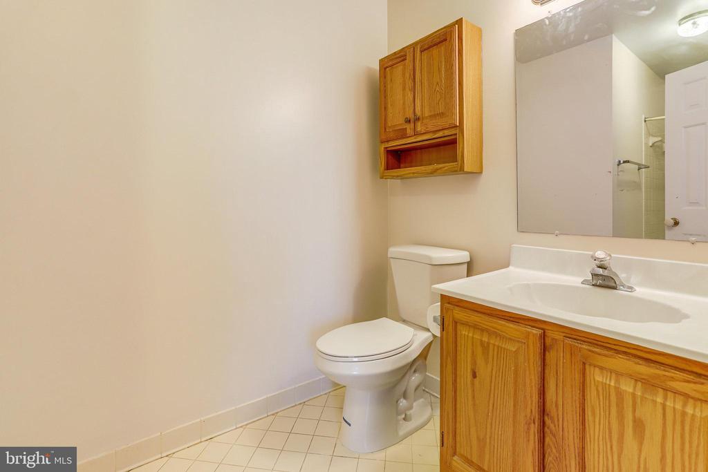 3729 Roxbury Ln