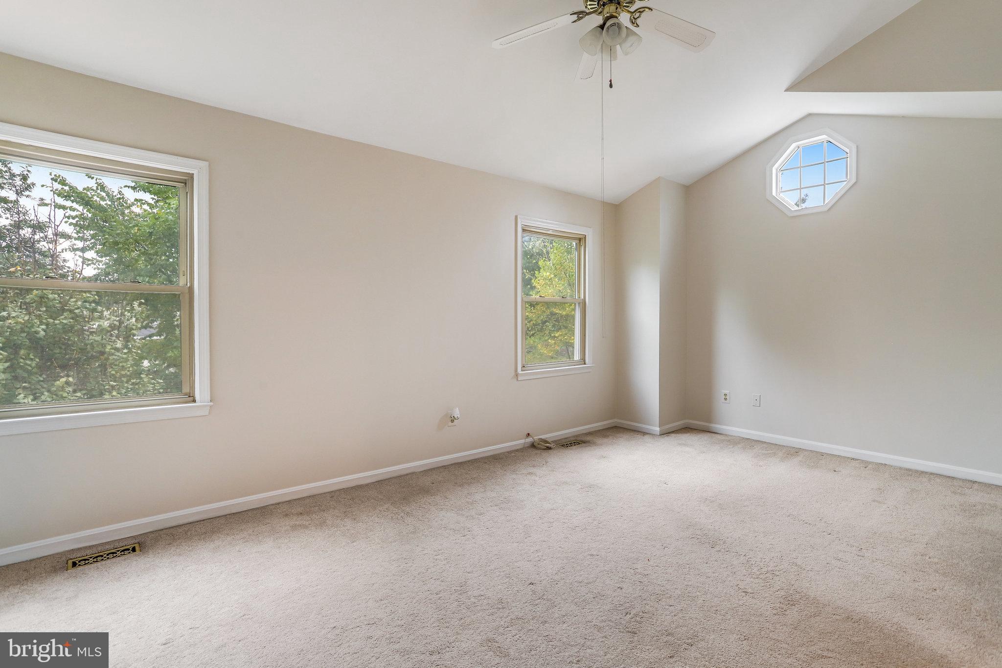 3729 Roxbury Ln