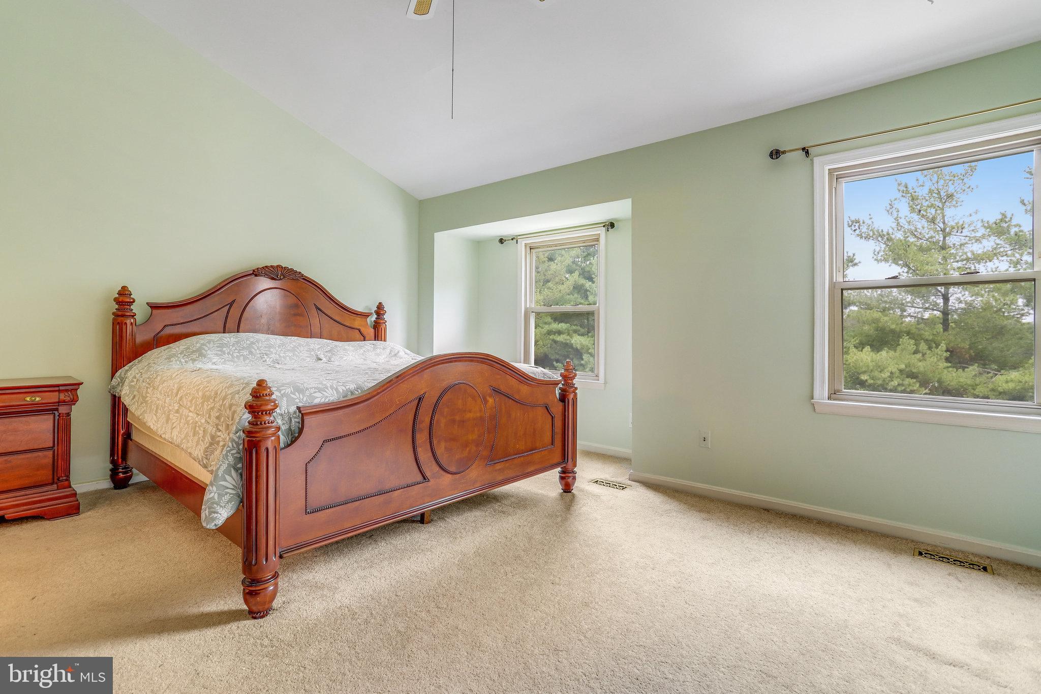 3729 Roxbury Ln