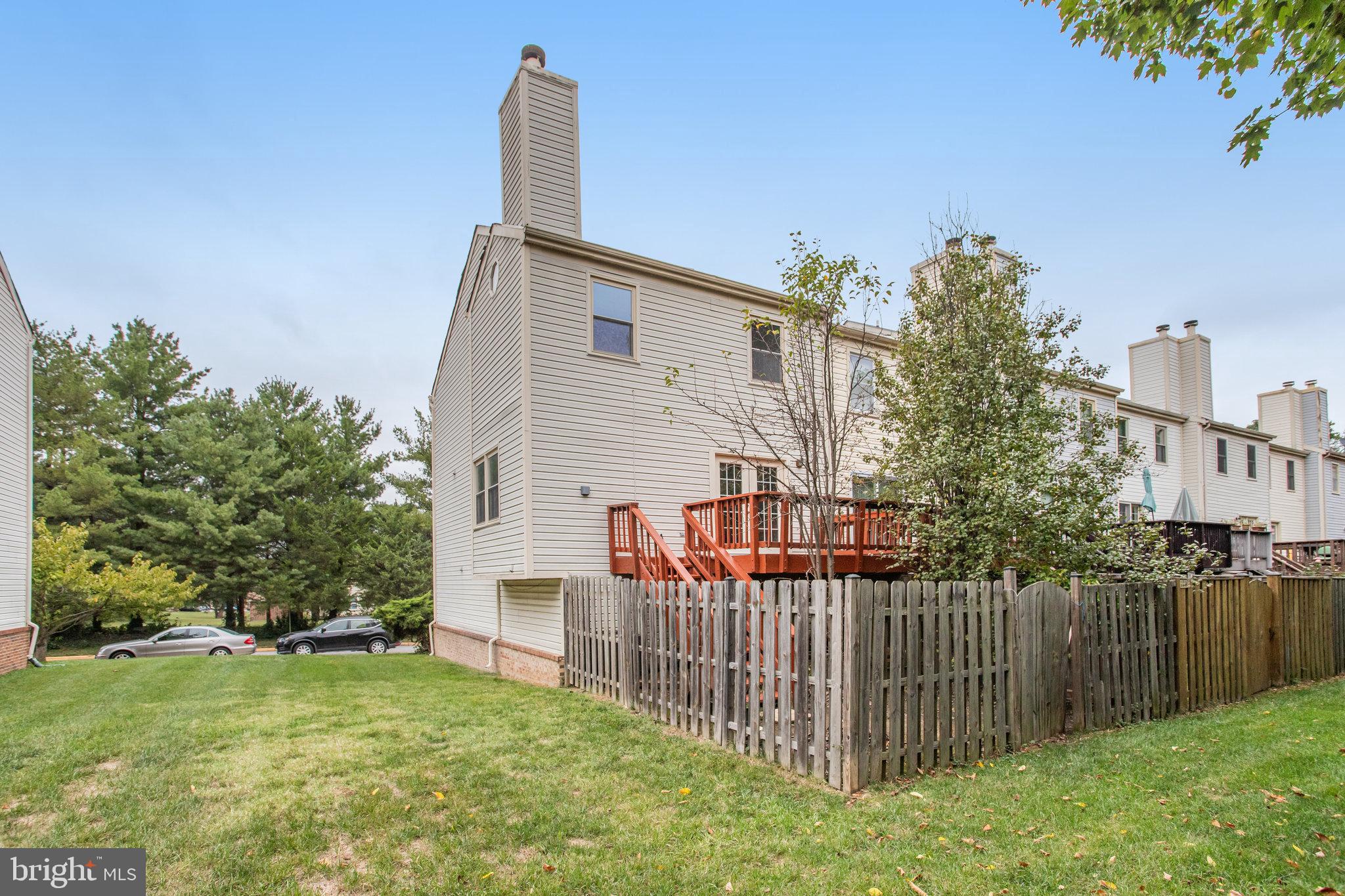 3729 Roxbury Ln