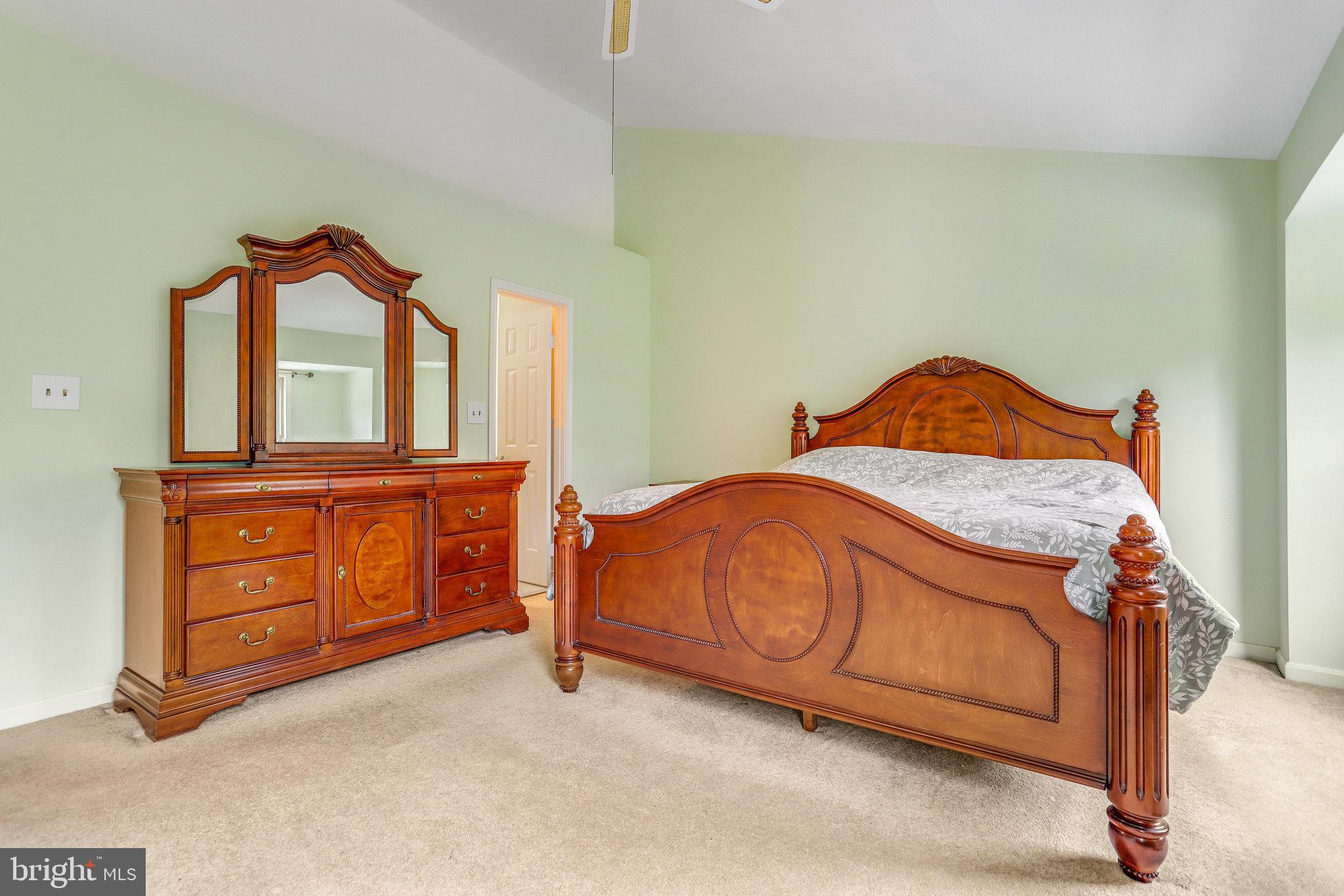 3729 Roxbury Ln