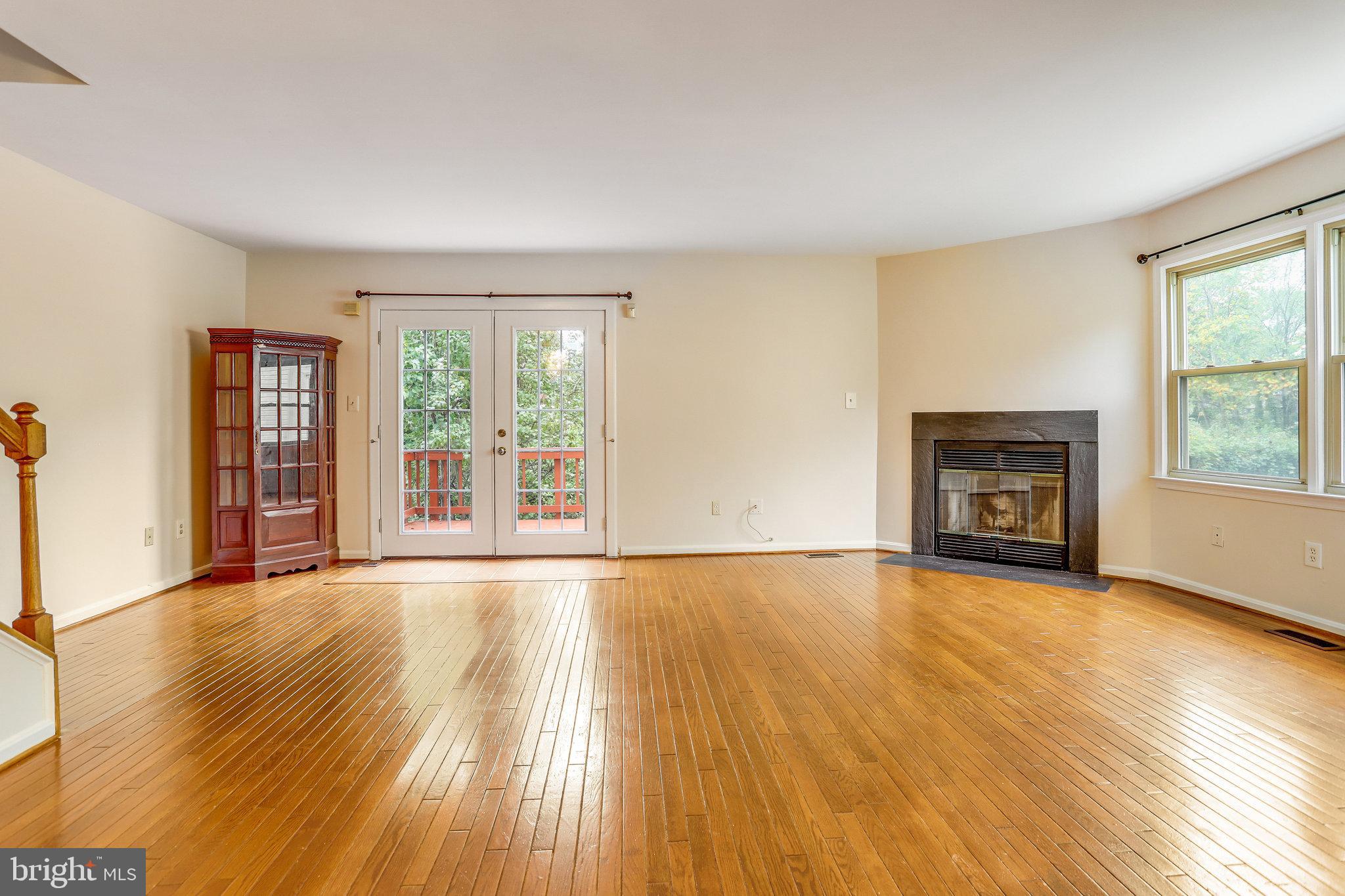 3729 Roxbury Ln