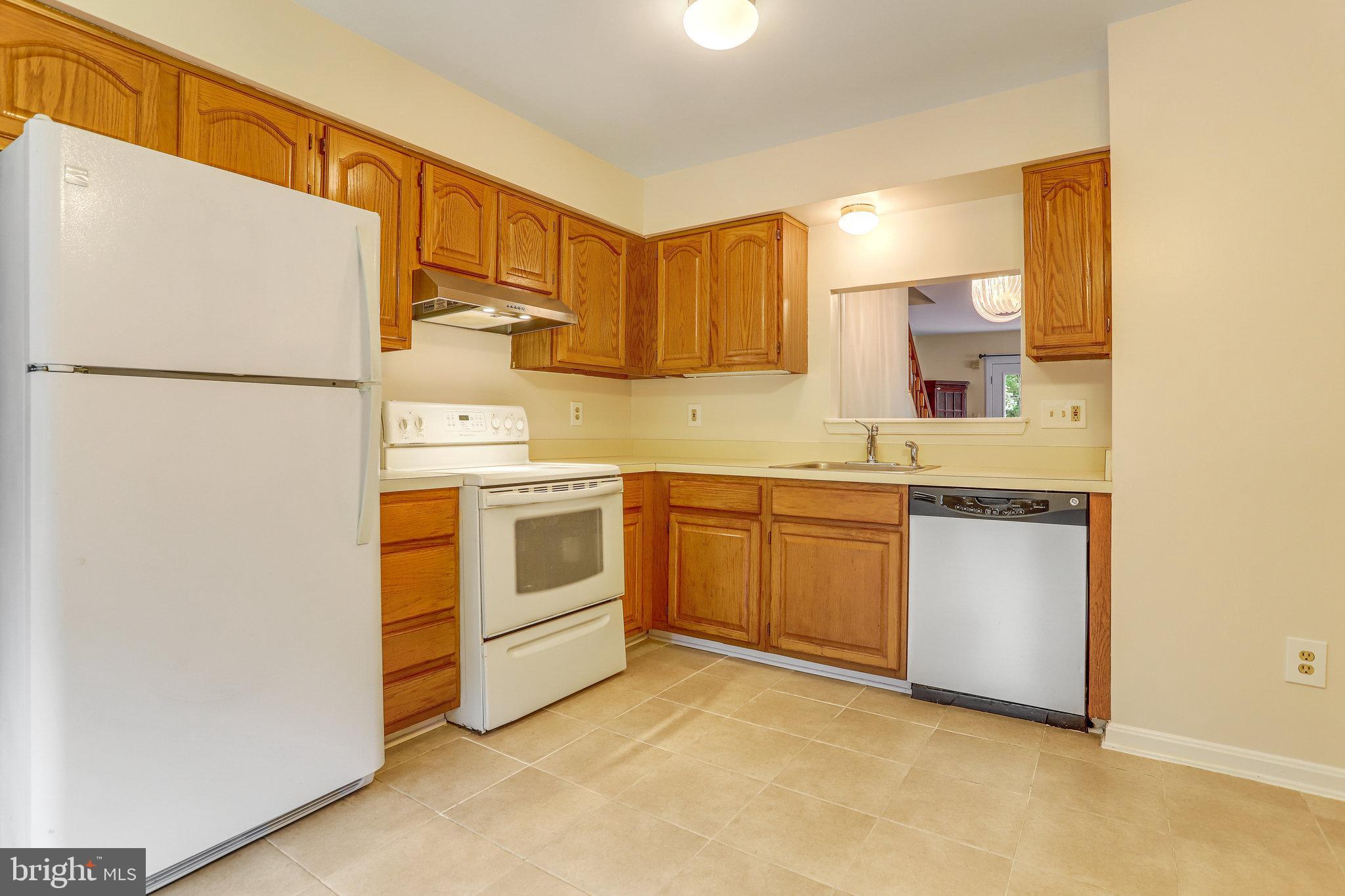 3729 Roxbury Ln