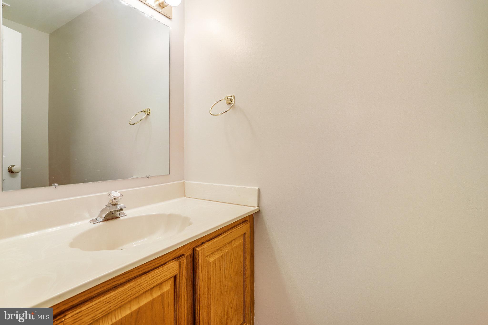 3729 Roxbury Ln