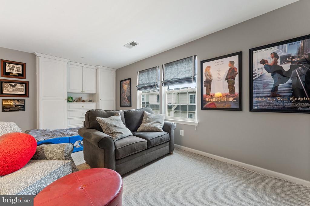 9151 Silvershadow Ct