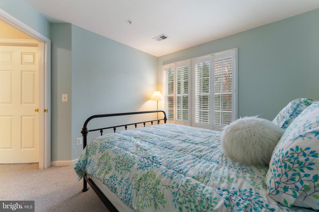 9151 Silvershadow Ct