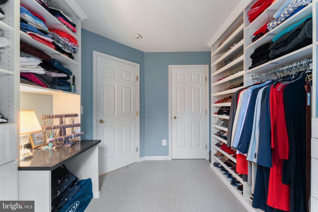 9151 Silvershadow Ct