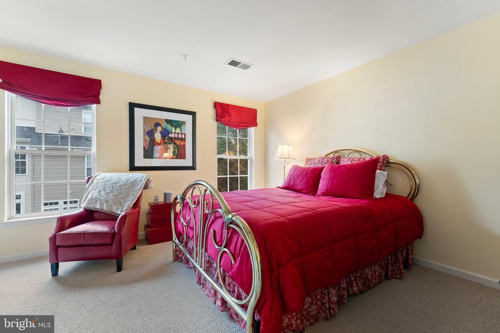 9151 Silvershadow Ct