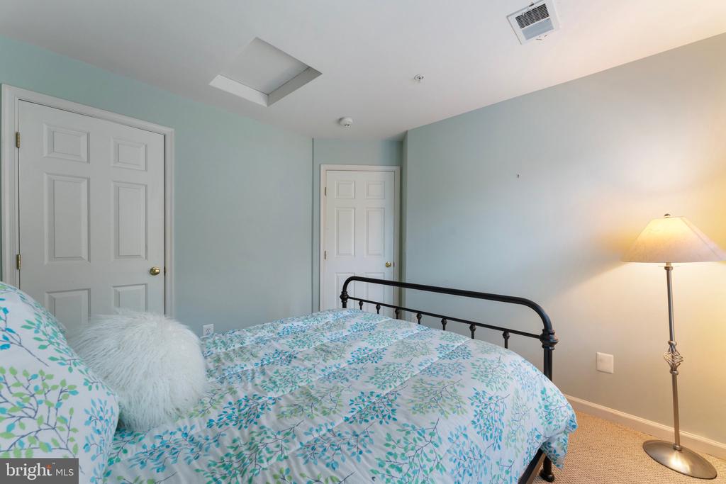 9151 Silvershadow Ct