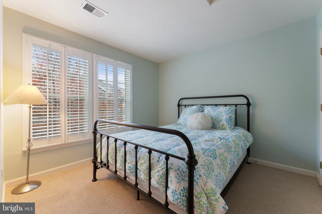 9151 Silvershadow Ct