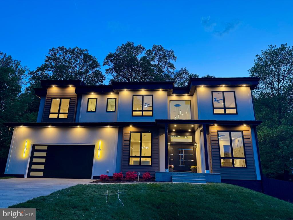 4134 MAPLE AVENUE