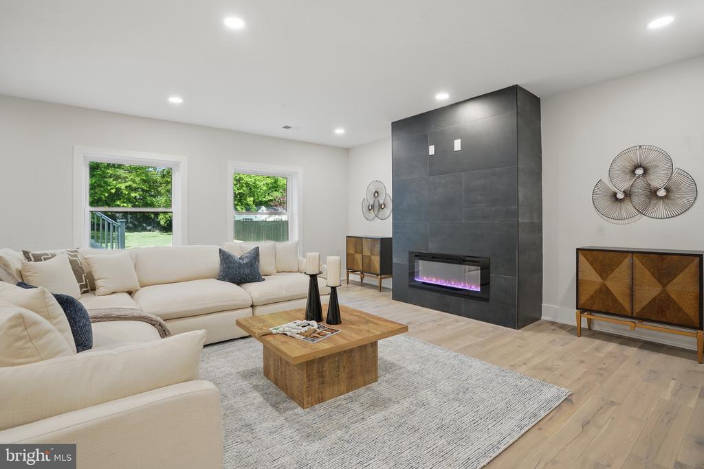 4134 MAPLE AVENUE