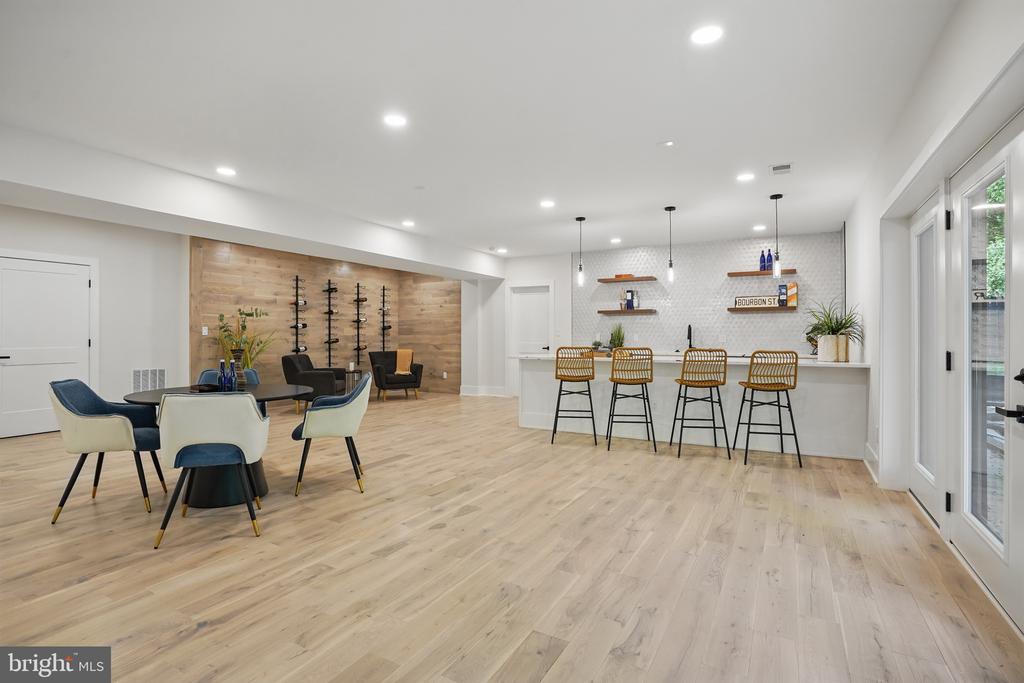 4134 MAPLE AVENUE