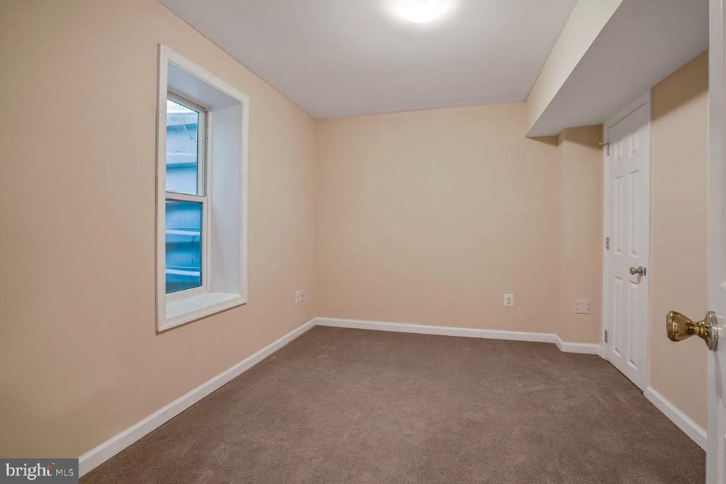 3512 ARMFIELD FARM DRIVE