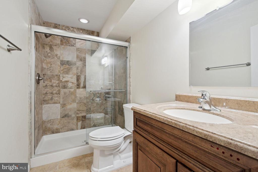 3512 ARMFIELD FARM DRIVE