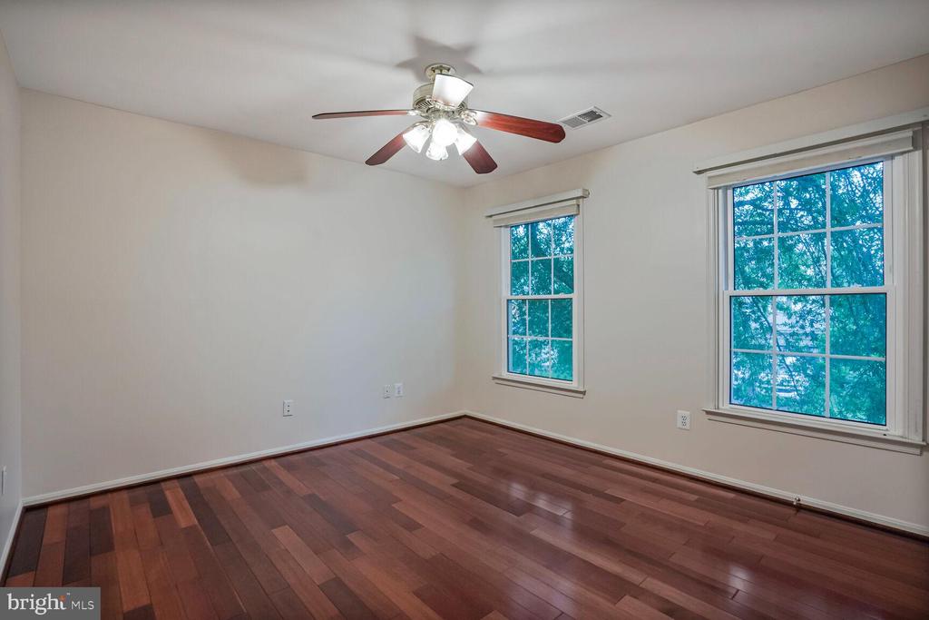 3512 ARMFIELD FARM DRIVE