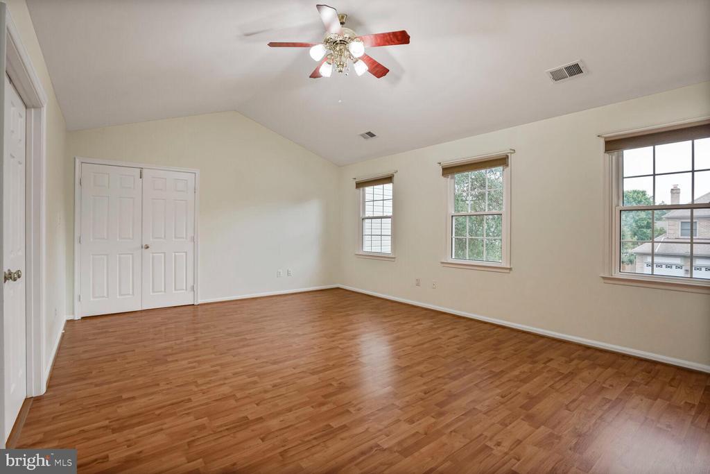 3512 ARMFIELD FARM DRIVE