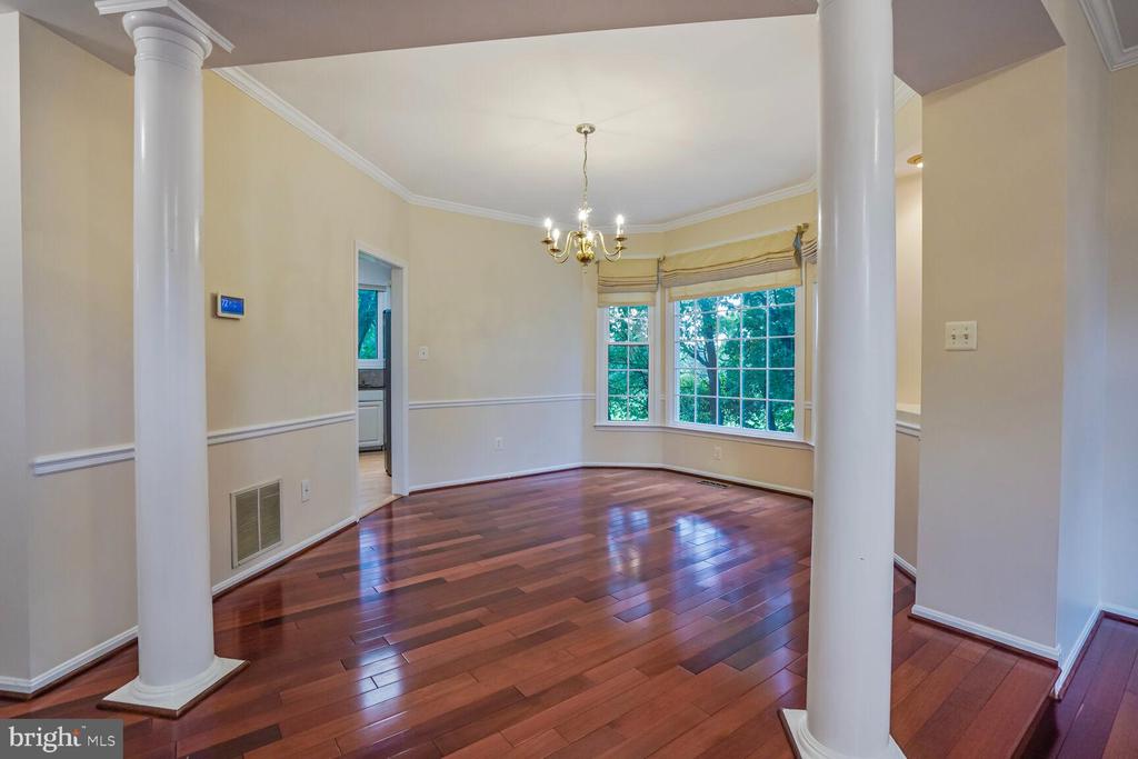 3512 ARMFIELD FARM DRIVE
