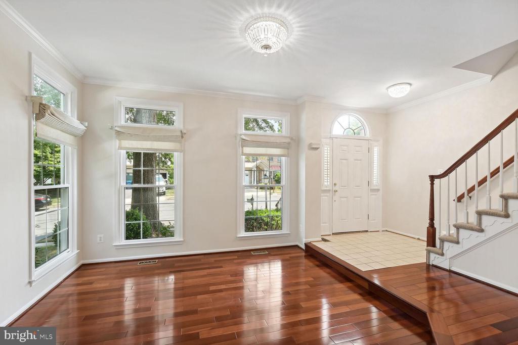 3512 ARMFIELD FARM DRIVE
