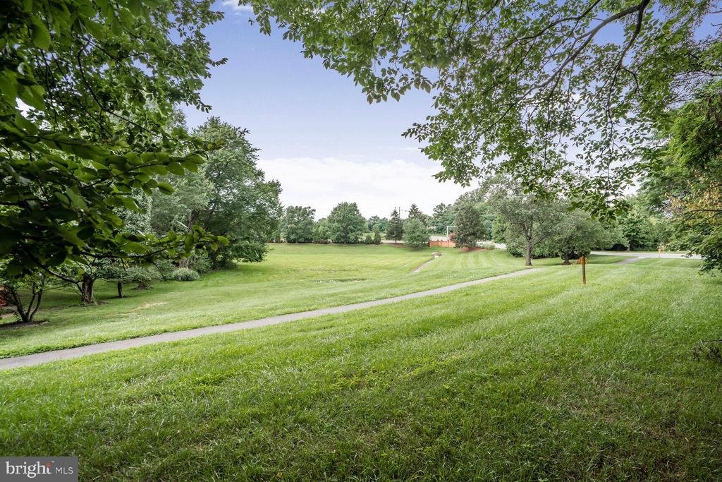 3512 ARMFIELD FARM DRIVE