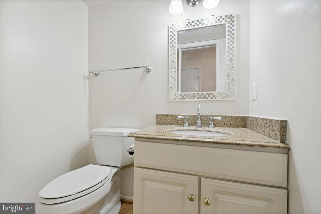 3512 ARMFIELD FARM DRIVE