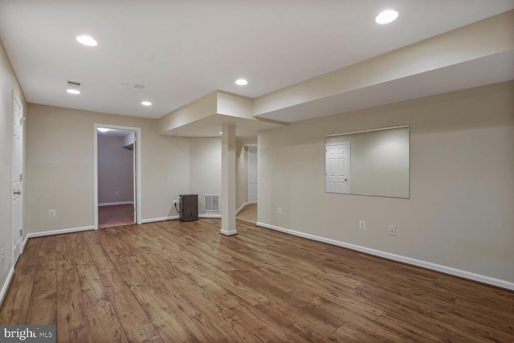 3512 ARMFIELD FARM DRIVE