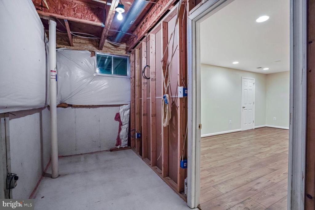 3512 ARMFIELD FARM DRIVE