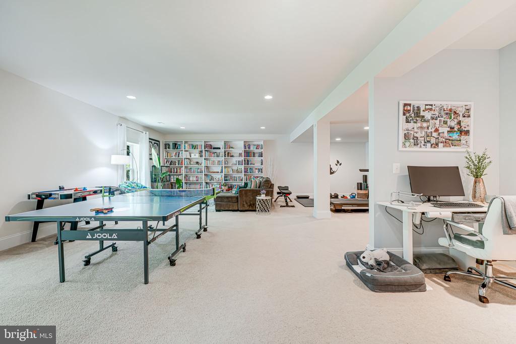 6513 MANOR RIDGE COURT