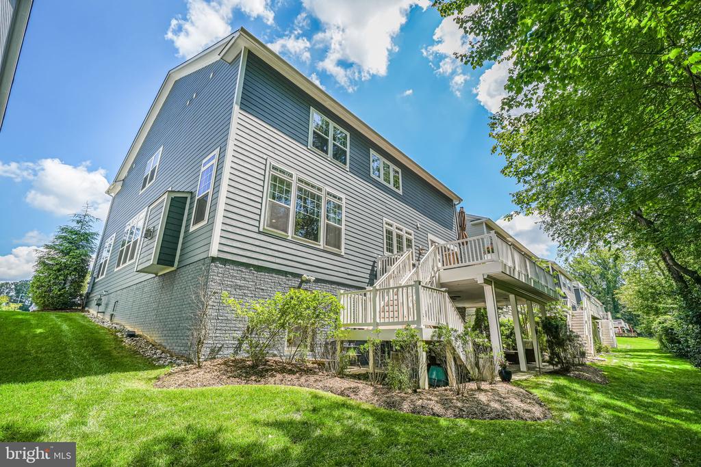 6513 MANOR RIDGE COURT