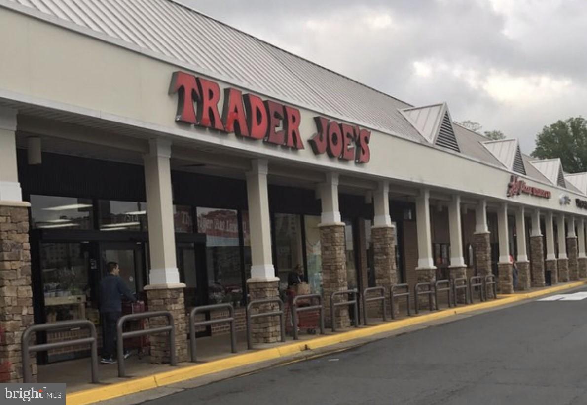 6513 MANOR RIDGE COURT