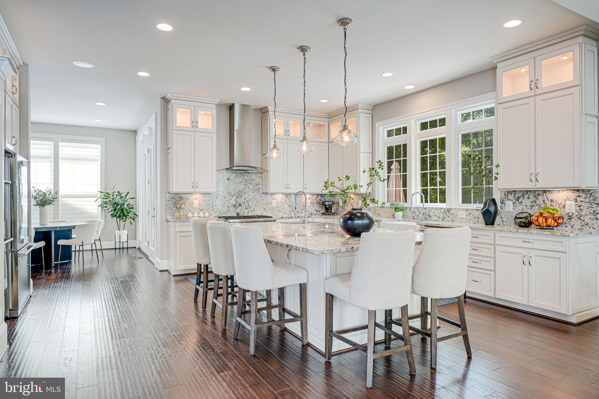 6513 MANOR RIDGE COURT