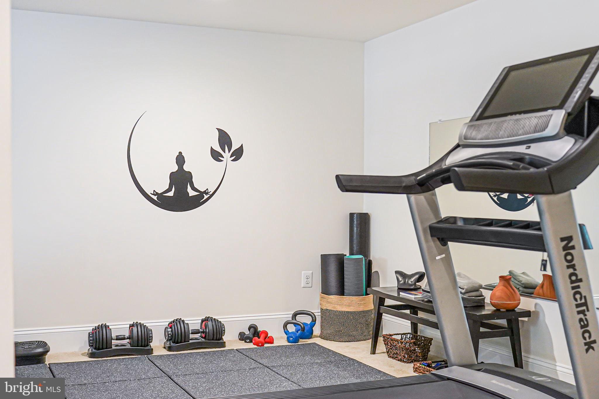 6513 MANOR RIDGE COURT