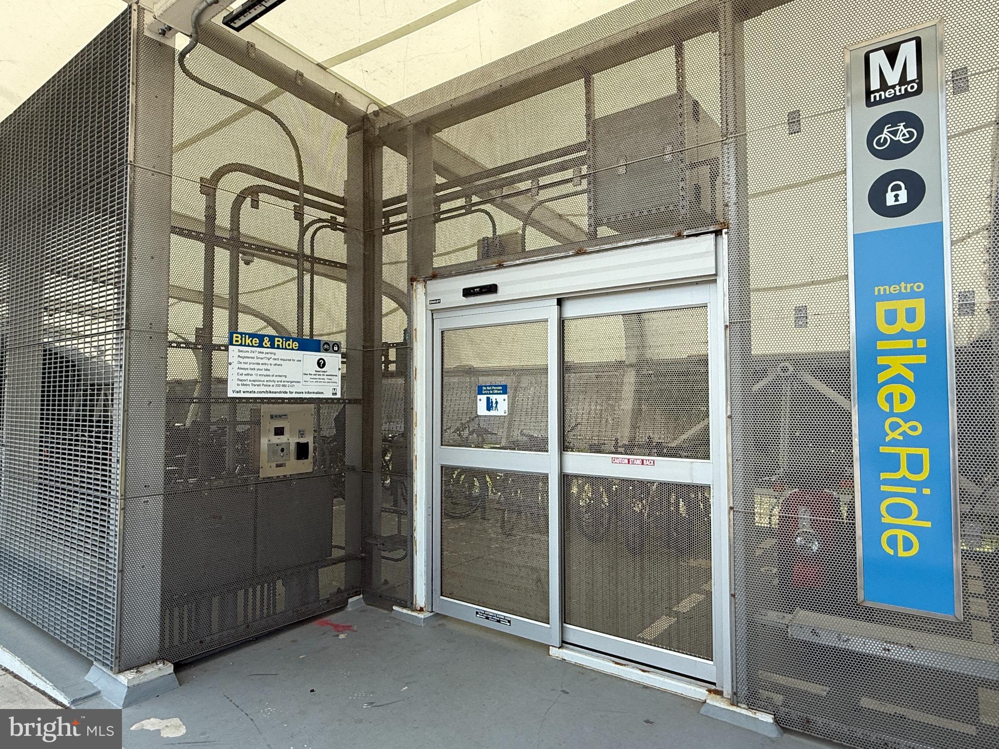 6513 MANOR RIDGE COURT