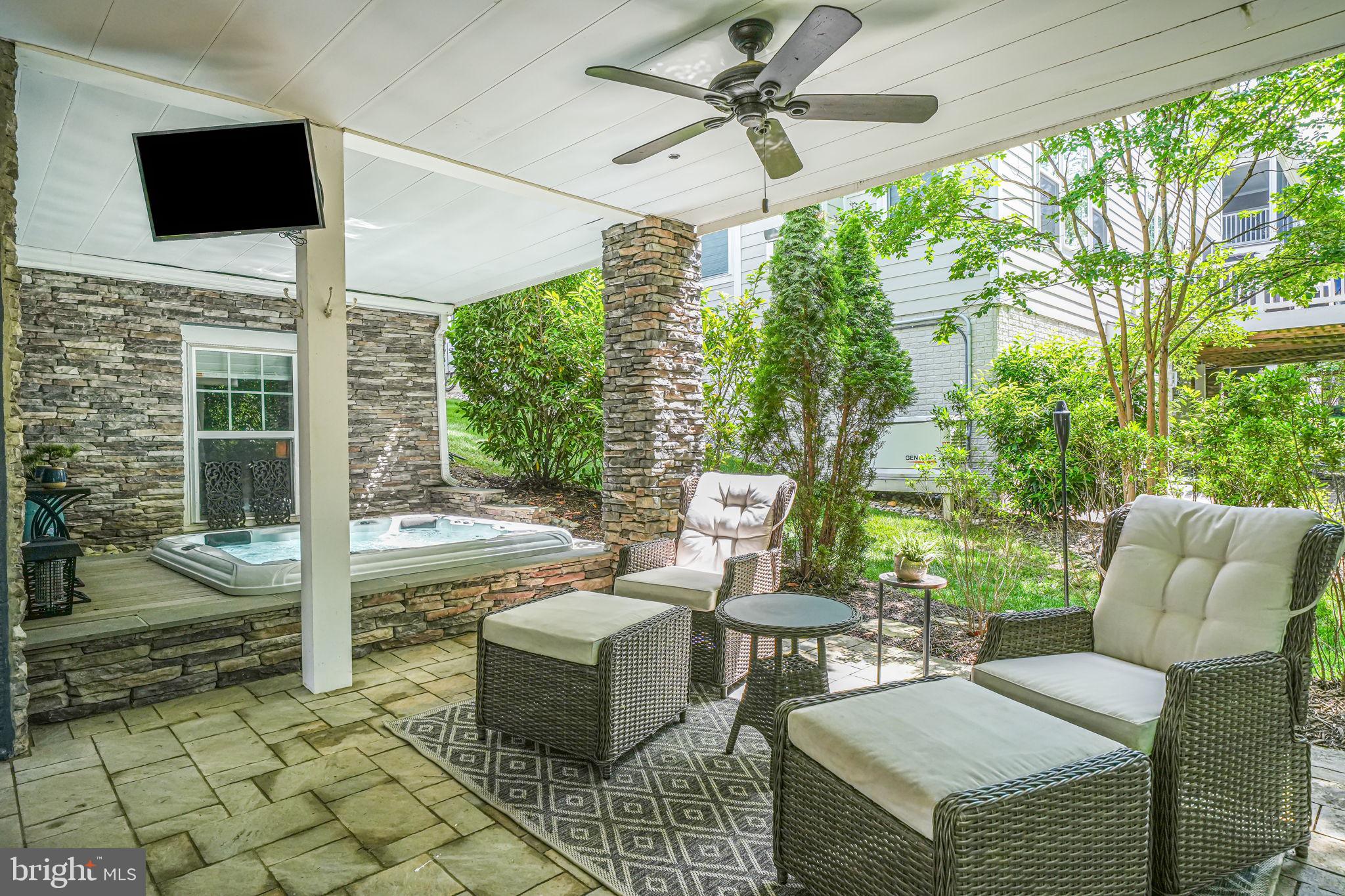 6513 MANOR RIDGE COURT