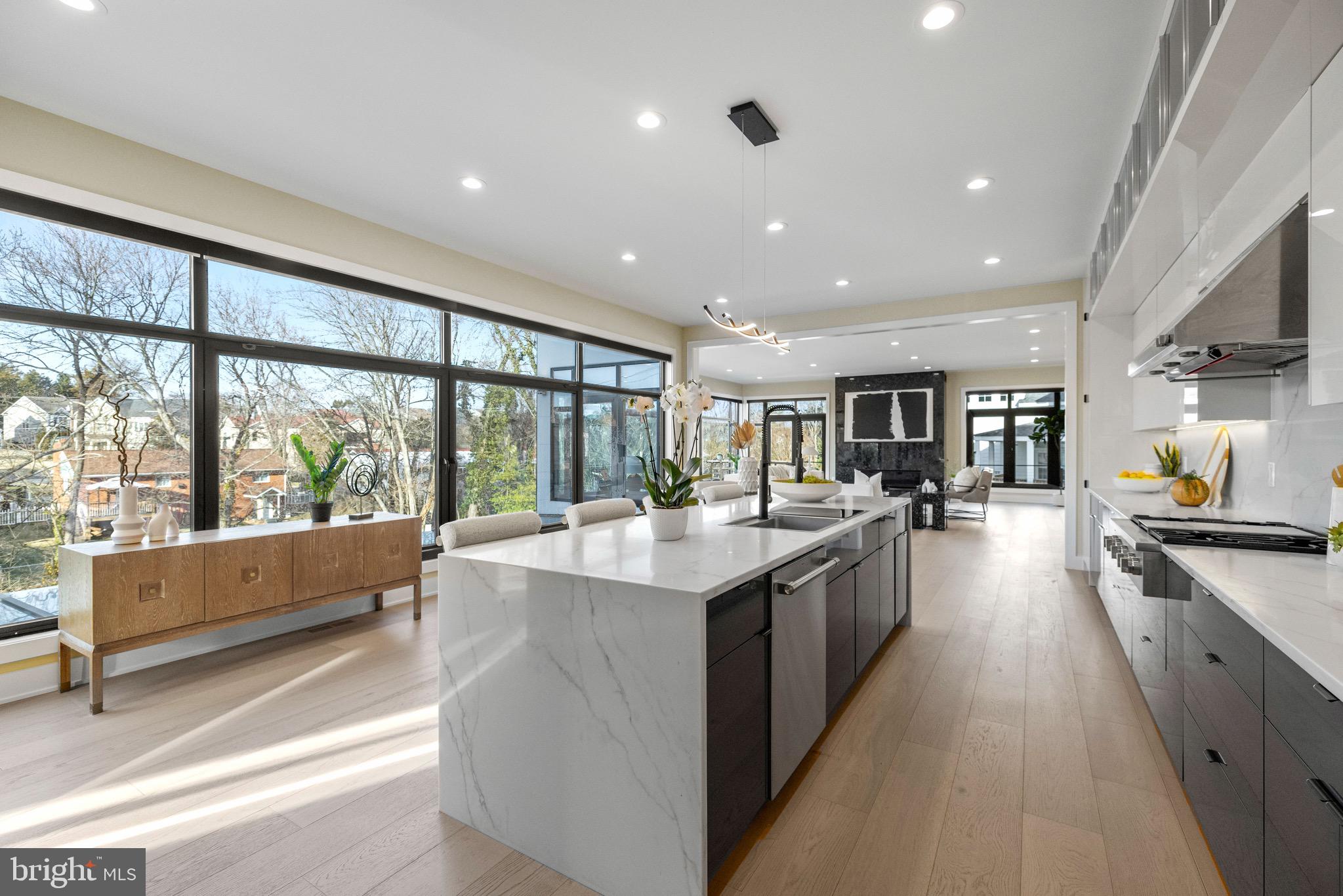 1573 WESTMORELAND STREET