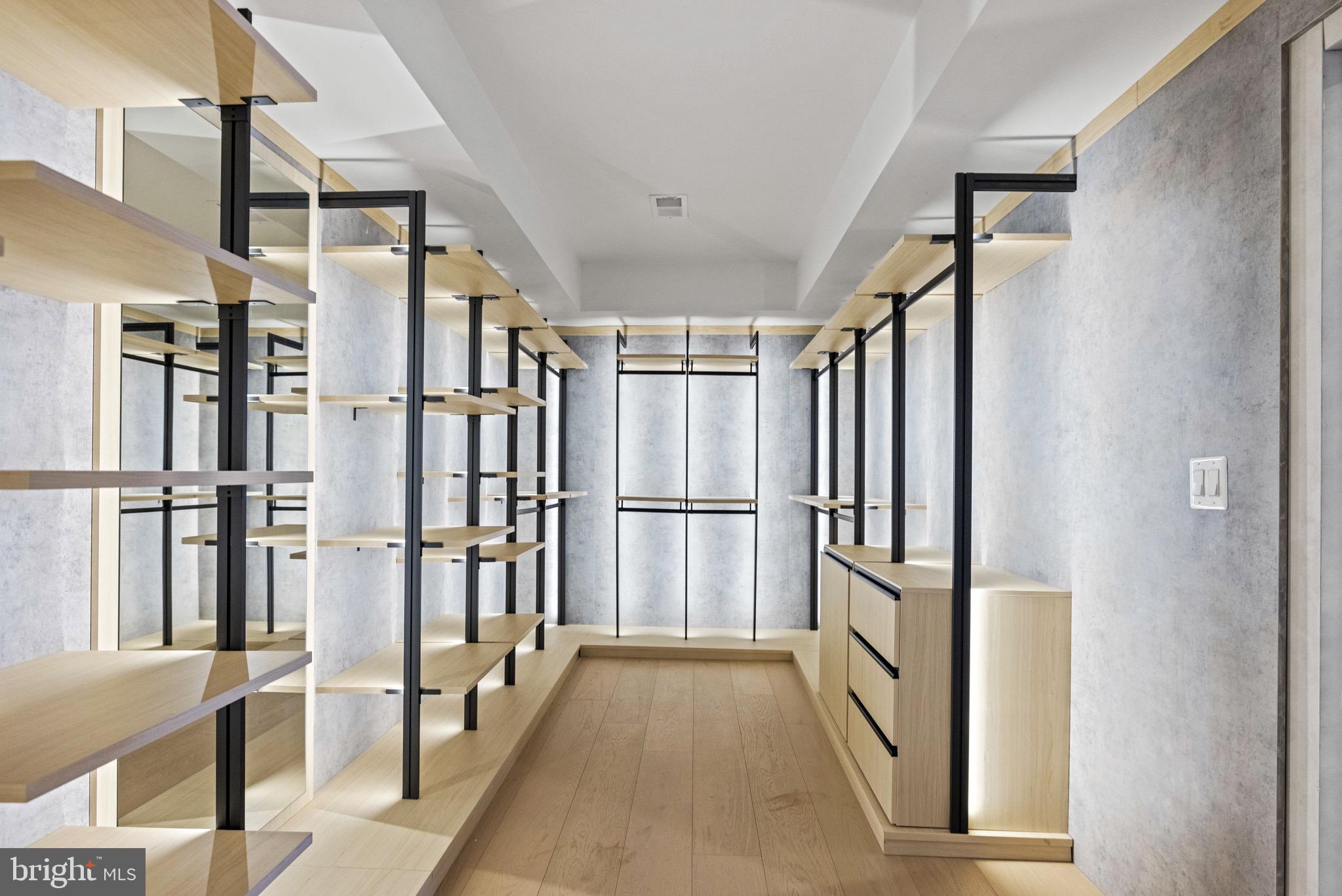 1573 WESTMORELAND STREET