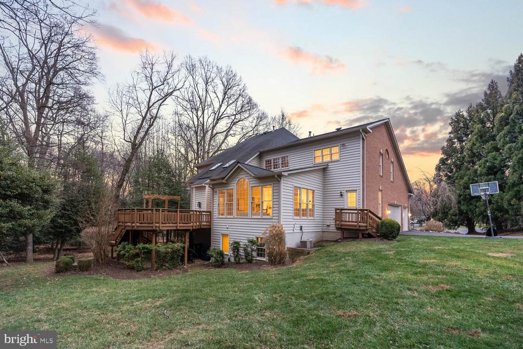 1050 NORTHFALLS COURT