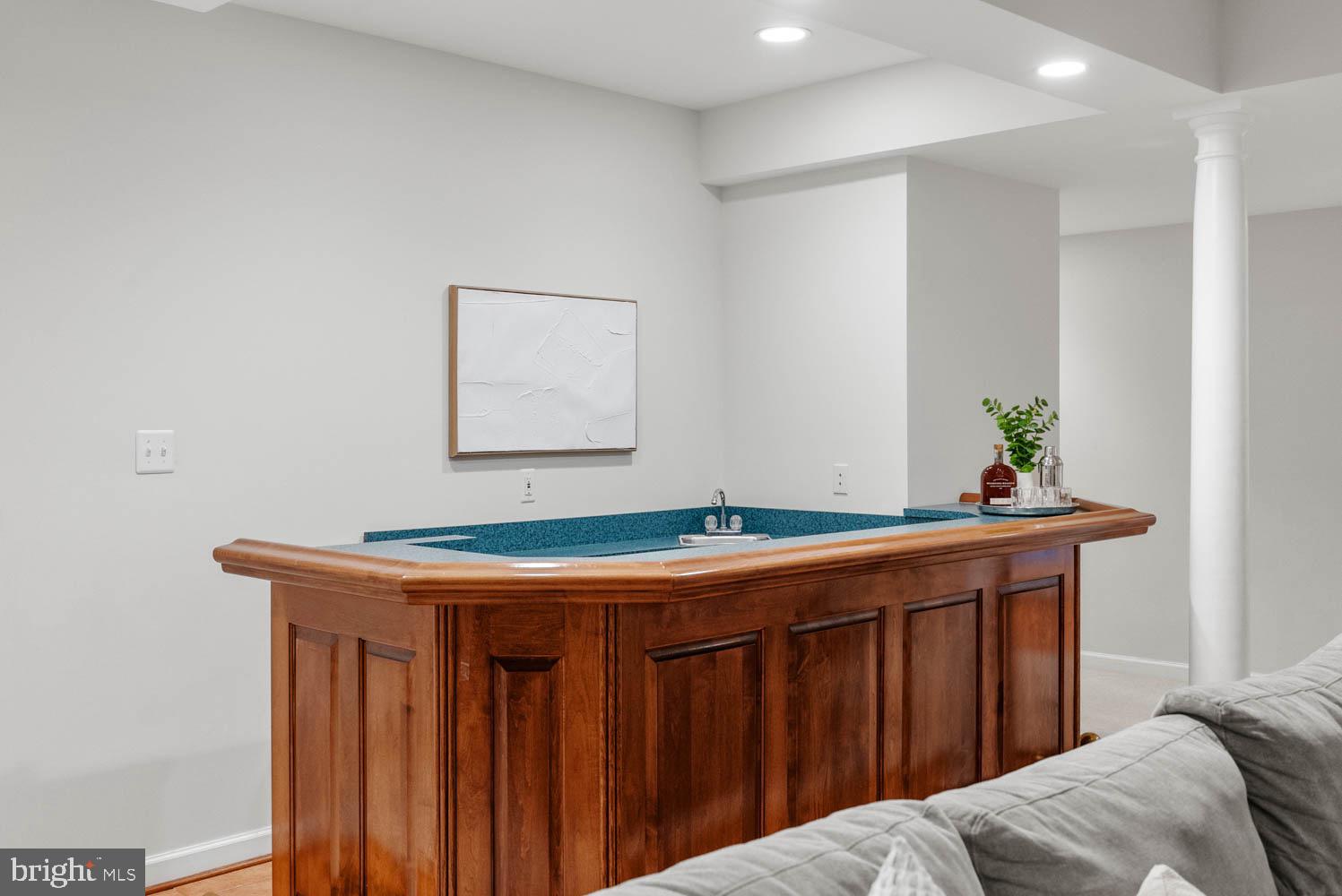 1050 NORTHFALLS COURT