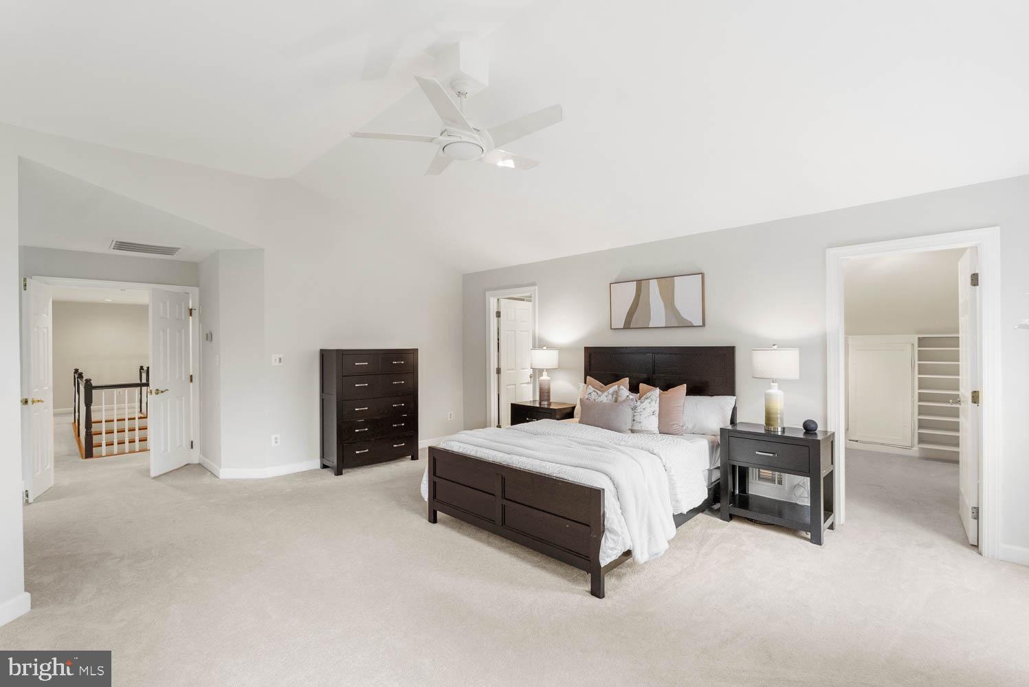 1050 NORTHFALLS COURT