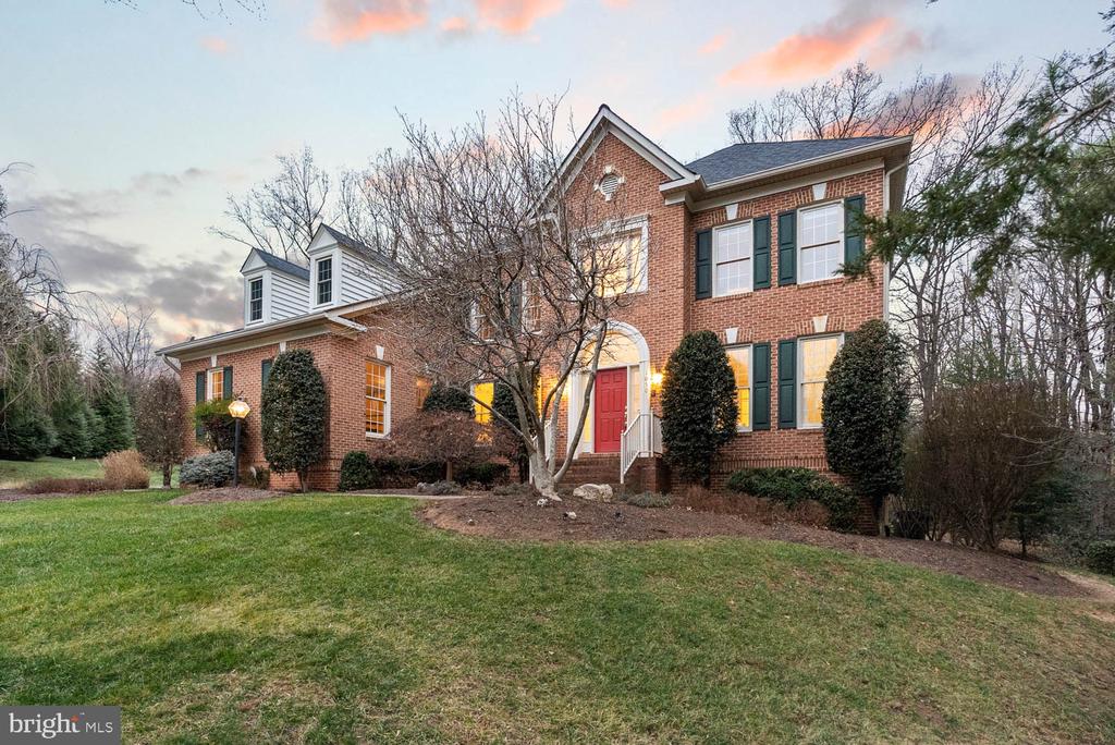 1050 NORTHFALLS COURT